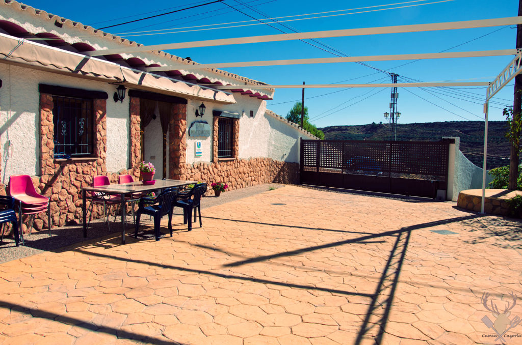Cuevas Cazorla. Exterior vallado. Cueva Arroyo Molino.