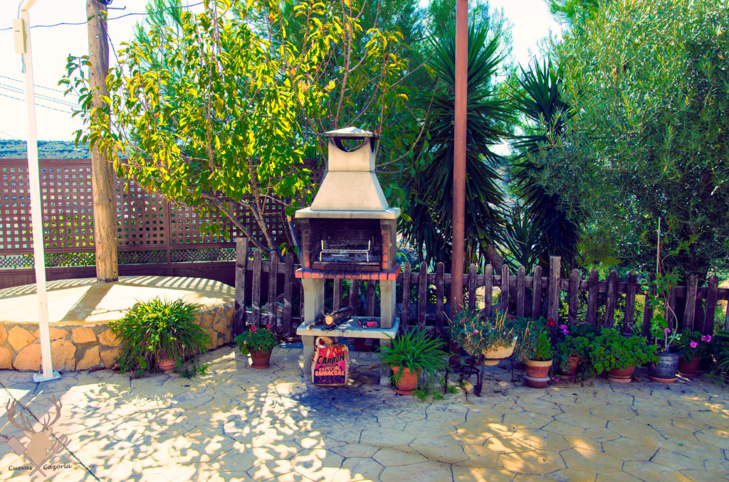 Cuevas Cazorla. Barbacoa. Cueva Arroyo Molino.